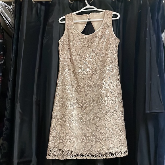 R & M Richards special event dress - Picture 3 of 7